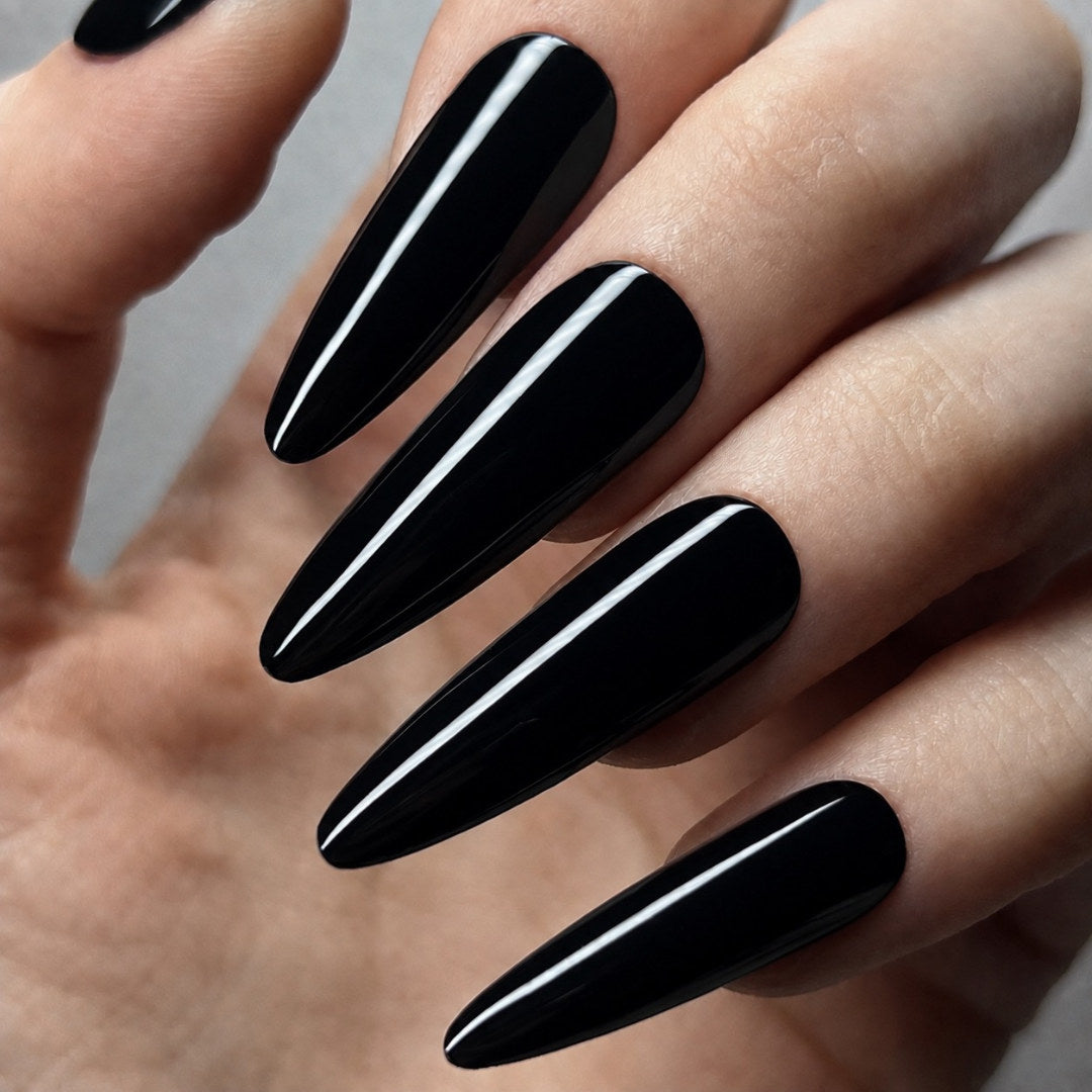 Capsules américaines Almond long Sculpted – rendu porté avec VSP noir