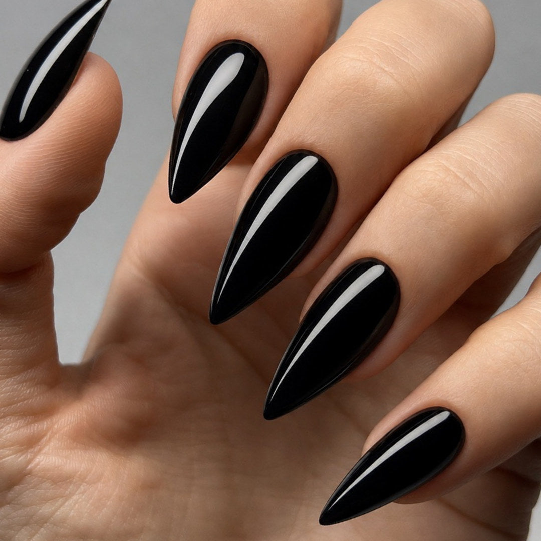 Capsules américaines Stiletto medium Sculpted – rendu porté avec VSP noir
