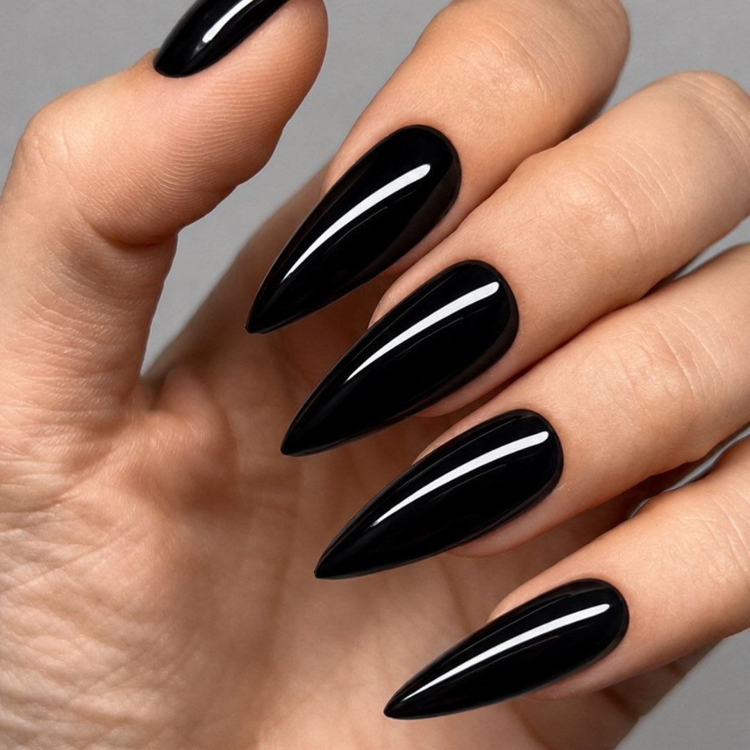 Capsules américaines Stiletto mi-long Sculpted – rendu porté avec VSP noir